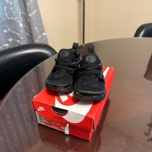 Toddler Nike Air Max (6c)